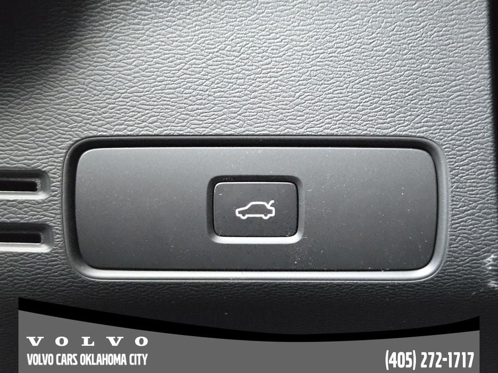 Used 2026 Volvo XC40 B4 Core w/ Protection Package Premier FWD image 21