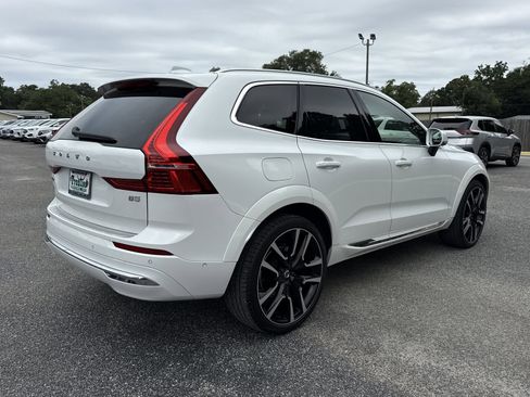 Used 2023 Volvo XC60 B5 Ultimate w/ Protection Package Premier FWD image 5