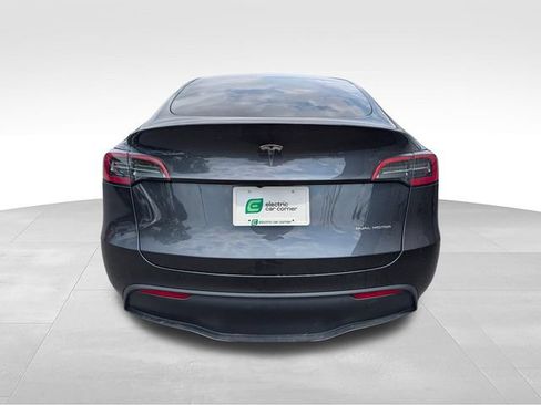 Used 2024 Tesla Model Y Long Range AWD/4WD image 6