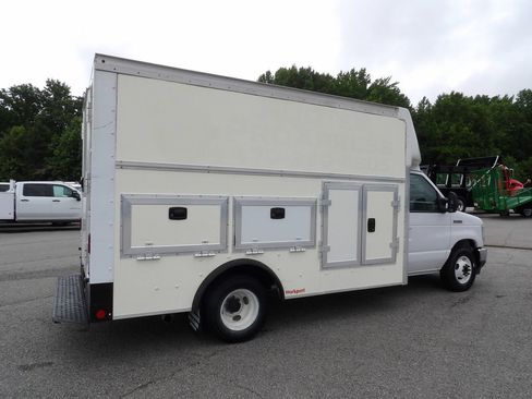 Used 2023 Ford E-350 and Econoline 350 Super Duty w/ Power Windows & Locks Group RWD image 8