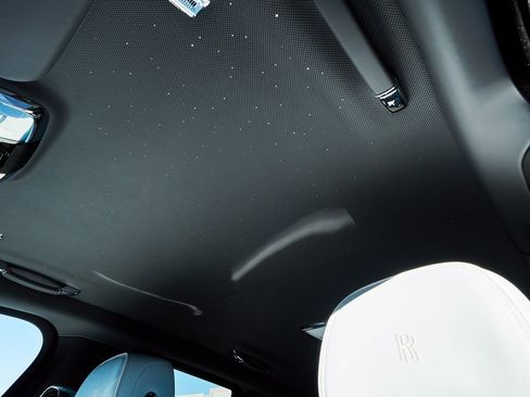 Used 2022 Rolls-Royce Cullinan Black Badge w/ Dark Exterior Package image 46