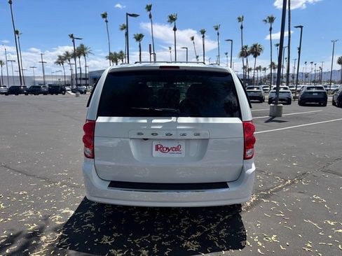 Used 2019 Dodge Grand Caravan SXT FWD image 7
