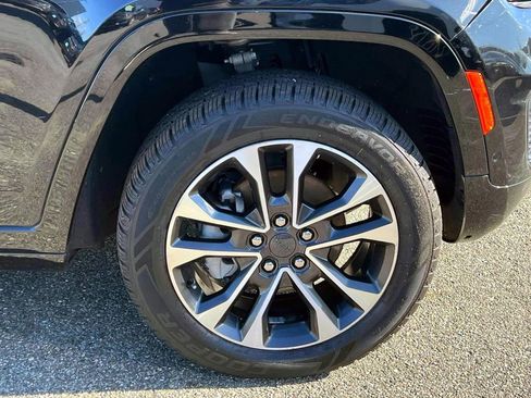 Used 2022 Jeep Grand Cherokee Overland w/ Luxury Tech Group IV image 10