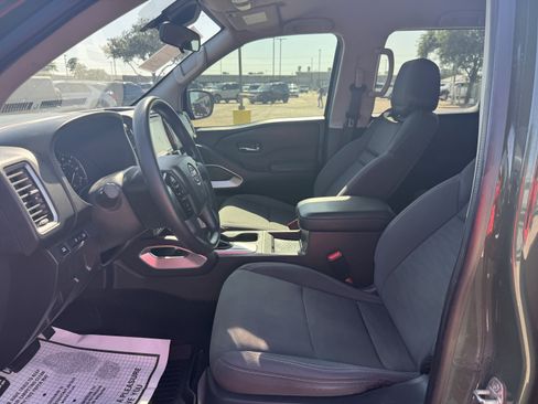 Used 2022 Nissan Frontier SV w/ Technology Package RWD image 20
