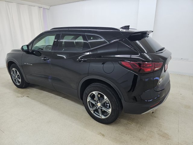 Used 2025 Chevrolet Blazer LT w/ Convenience Package FWD image 17