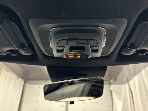 Used 2025 Toyota Corolla Cross XSE image 40