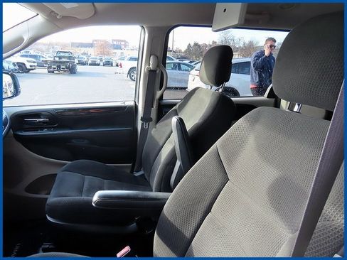 Certified 2017 Dodge Grand Caravan SE w/ Power Window Group image 15