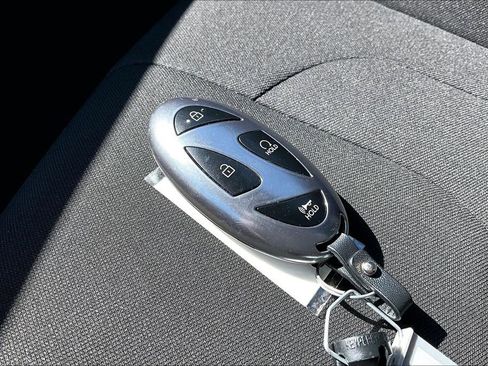 Used 2025 Hyundai Elantra Sport image 11