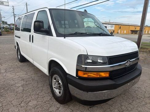 Used 2019 Chevrolet Express 3500 LT w/ LT Preferred Equipment Group RWD image 5