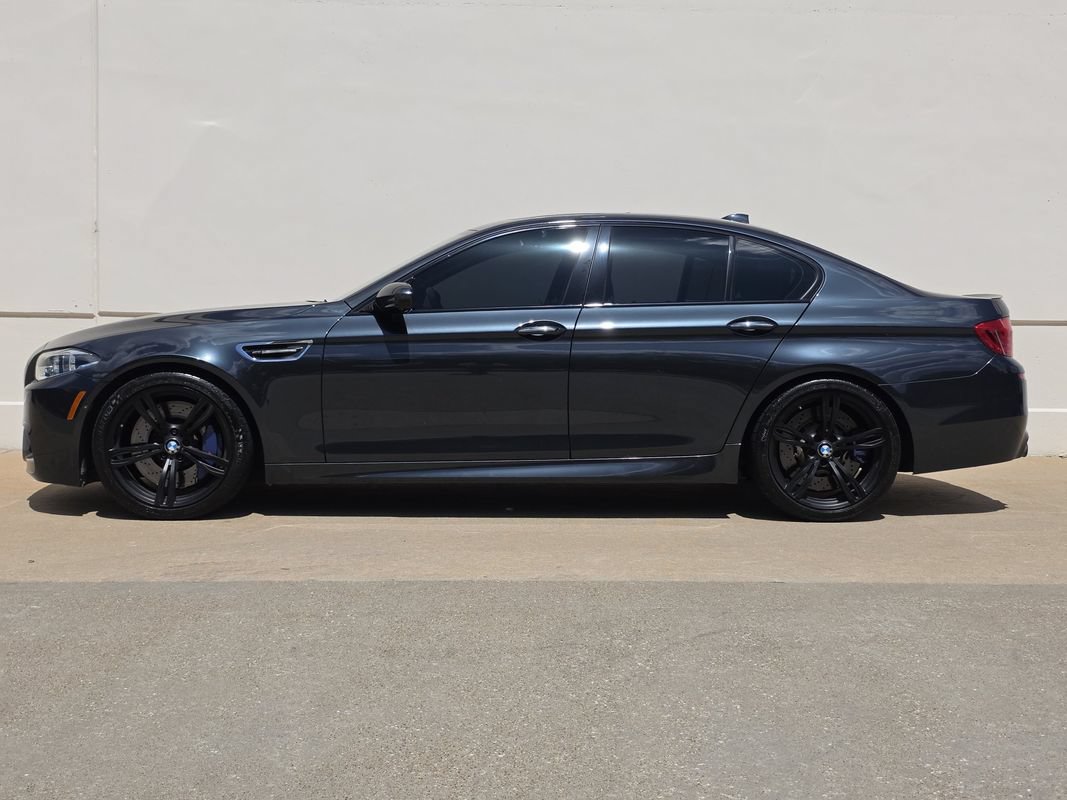 Used 2015 BMW M5 RWD image 2