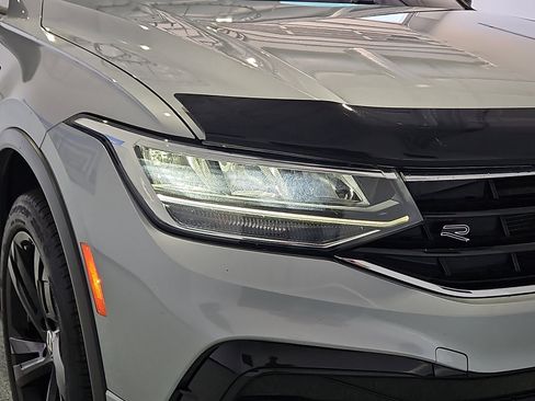 Certified 2023 Volkswagen Tiguan SE R-Line FWD image 6