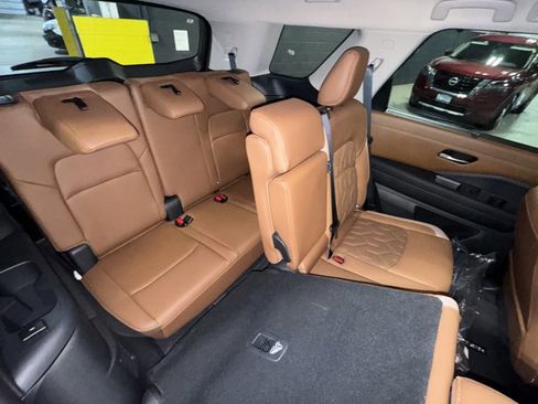 New 2026 Nissan Pathfinder Platinum AWD/4WD image 14