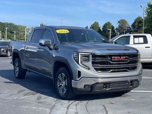 Used 2025 GMC Sierra 1500 SLT RWD image 1