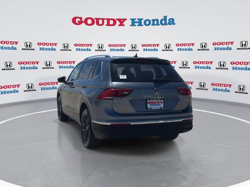 Used 2024 Volkswagen Tiguan SE AWD/4WD image 7