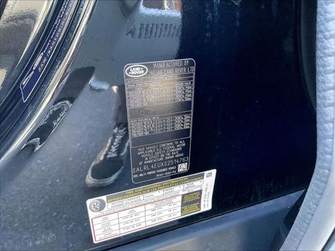 Used 2025 Land Rover Discovery Dynamic SE AWD/4WD image 35