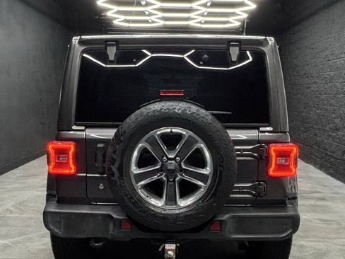 Used 2019 Jeep Wrangler Unlimited Sahara AWD/4WD image 9