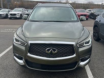 Used 2017 INFINITI QX60 AWD w/ Premium Package