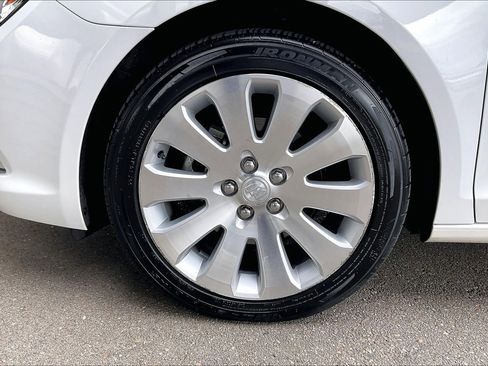 Used 2015 Buick LaCrosse Leather image 22