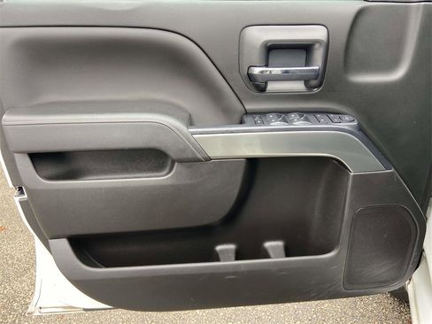 Used 2018 Chevrolet Silverado 1500 LT w/ All Star Edition image 9