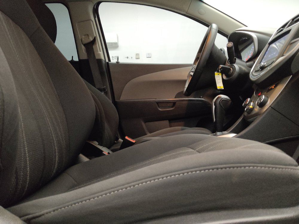 Used 2018 Chevrolet Sonic LT FWD image 21