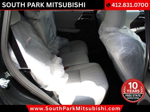 New 2025 Mitsubishi Outlander AWD image 15