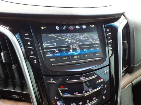 Used 2019 Cadillac Escalade Premium Luxury AWD/4WD image 22