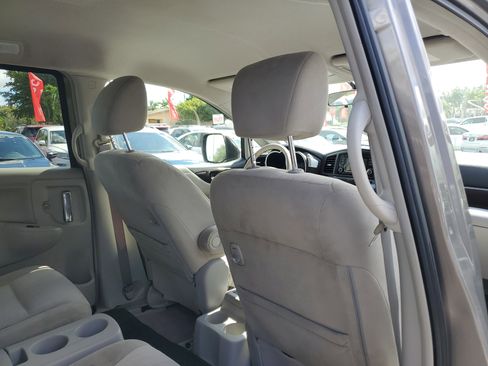 Used 2016 Nissan Quest SV image 38