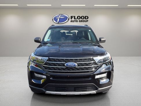 Certified 2023 Ford Explorer XLT w/ Equipment Group 202A AWD/4WD image 2