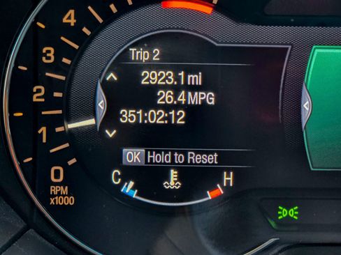 Used 2016 Lincoln MKZ image 19