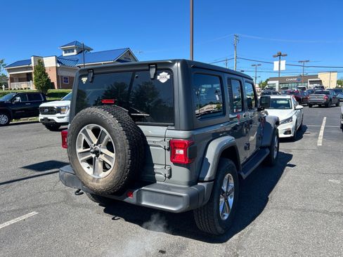 Used 2020 Jeep Wrangler Unlimited Sahara AWD/4WD image 5