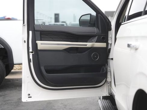 Used 2019 Ford Expedition Platinum image 42