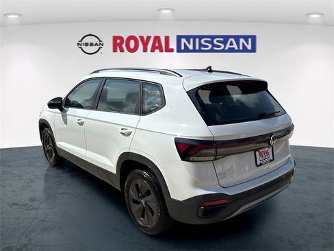 Used 2025 Volkswagen Taos S image 5