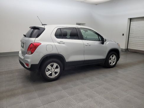 Used 2022 Chevrolet Trax LS w/ Tint and Cruise Package AWD/4WD image 10