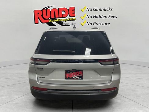 New 2026 Jeep Grand Cherokee Altitude image 7