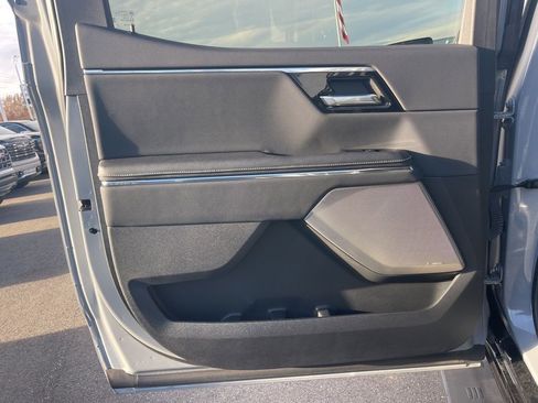 Used 2024 GMC Sierra EV Denali image 13