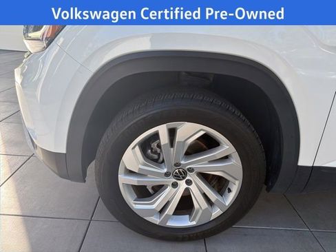 Certified 2023 Volkswagen Atlas SE image 10