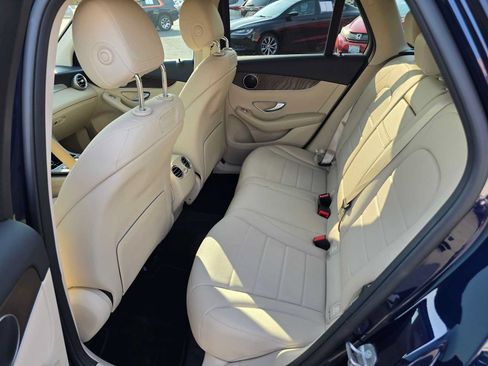 Used 2019 Mercedes-Benz GLC 300 4MATIC image 17
