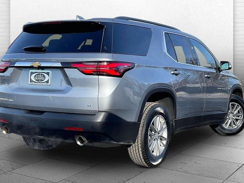 Used 2023 Chevrolet Traverse LT image 14