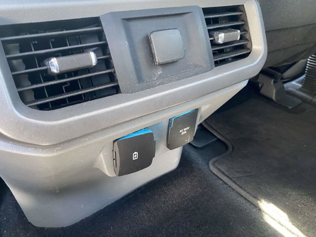 Used 2023 Ford F150 Lightning XLT AWD/4WD image 13