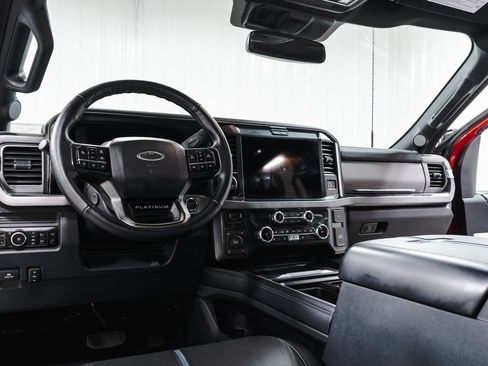 Used 2025 Ford F250 Platinum w/ FX4 Off-Road Package image 29