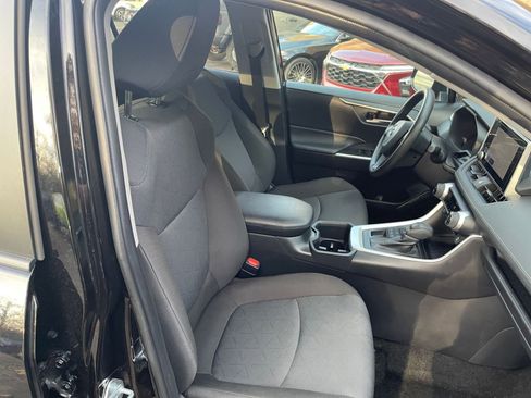 Used 2025 Toyota RAV4 XLE image 23