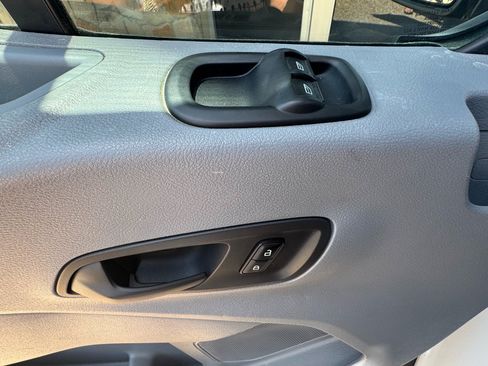 Used 2018 Ford Transit 250 130 Low Roof RWD image 26