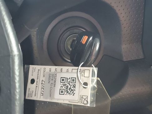 Used 2014 Toyota FJ Cruiser 2WD w/ Convenience Package image 33