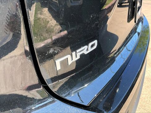 Used 2024 Kia Niro EX image 30