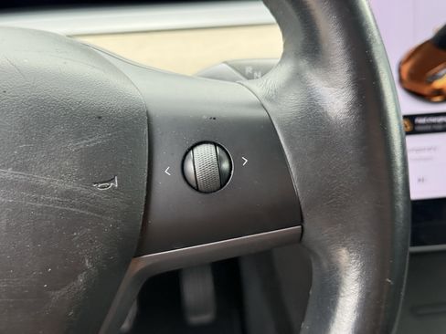 Used 2018 Tesla Model 3 Long Range RWD image 17