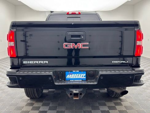 Used 2019 GMC Sierra 3500 Denali AWD/4WD image 7