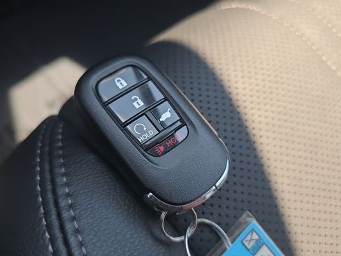 Used 2024 Honda HR-V EX-L image 30