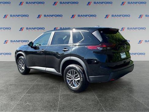 Used 2024 Nissan Rogue S AWD/4WD image 3
