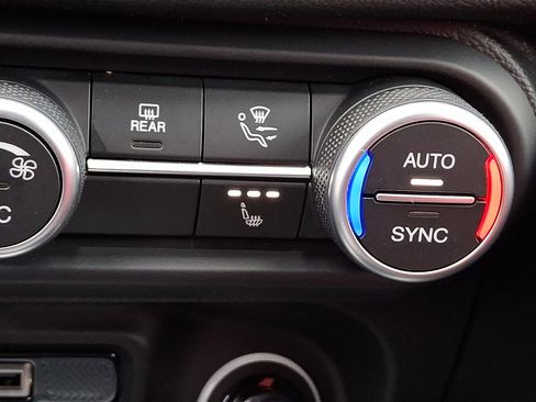 New 2025 Alfa Romeo Giulia AWD w/ Driving Assist Package image 19