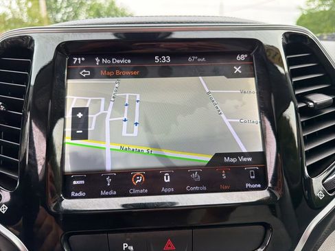Used 2019 Jeep Cherokee Limited AWD/4WD image 22